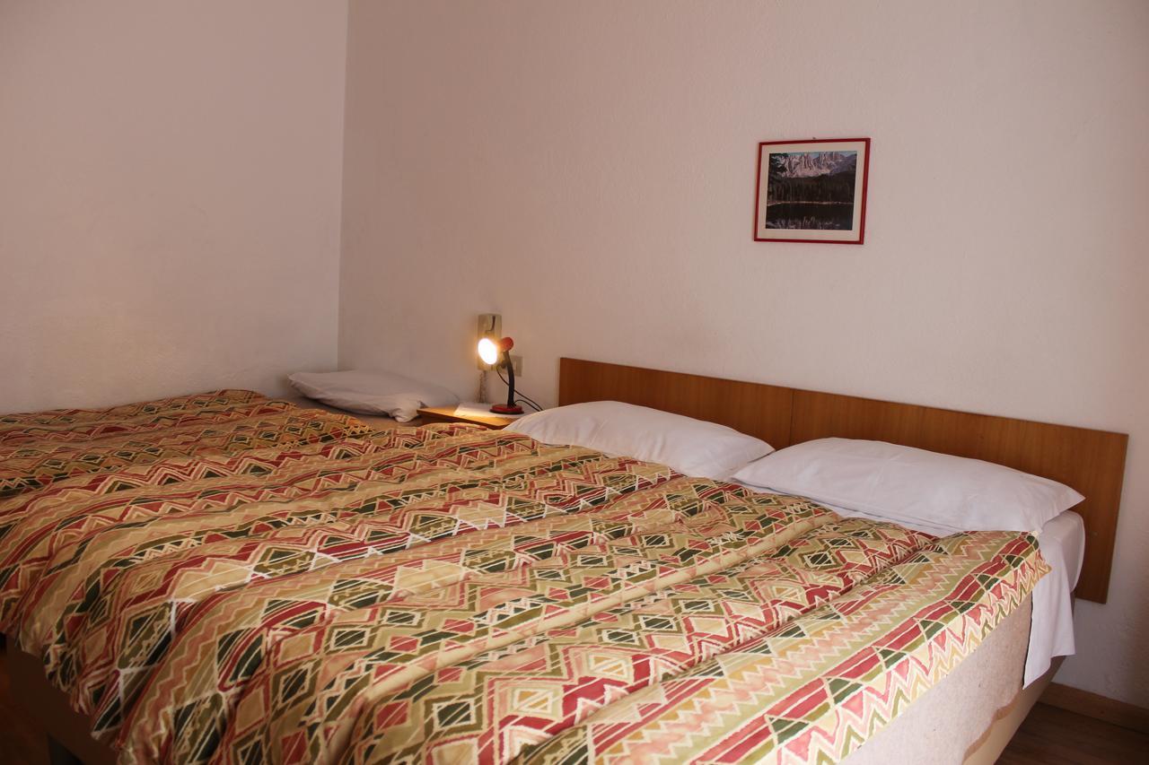 Hotel Garni Hirsch Canazei Exterior foto