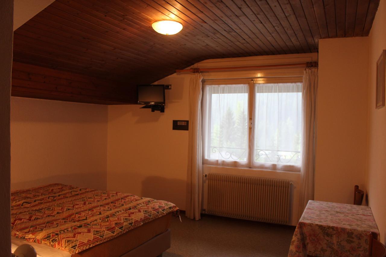 Hotel Garni Hirsch Canazei Exterior foto